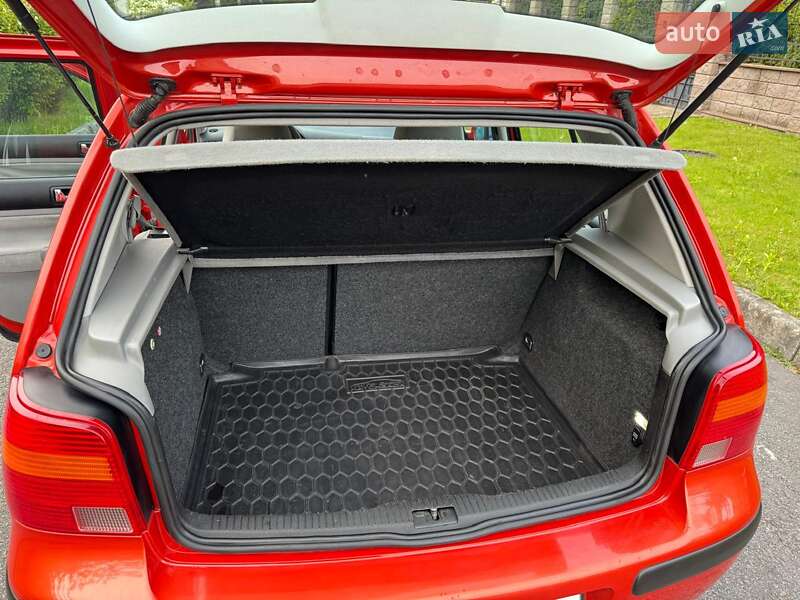 Хетчбек Volkswagen Golf 2000 в Рівному