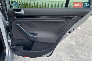 Універсал Volkswagen Golf 2010 в 