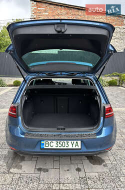 Хетчбек Volkswagen Golf 2016 в 