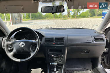 Хетчбек Volkswagen Golf 1998 в 