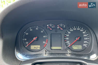 Хетчбек Volkswagen Golf 1998 в 