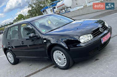 Хетчбек Volkswagen Golf 2002 в 