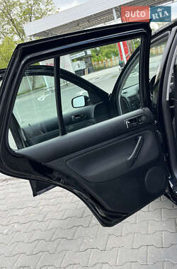 Хетчбек Volkswagen Golf 2002 в 