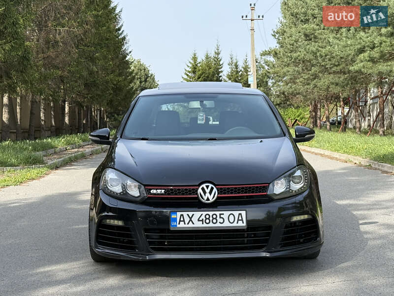 Хэтчбек Volkswagen Golf 2013 в 