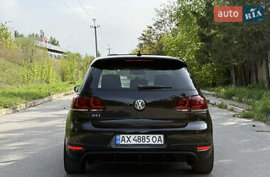 Хэтчбек Volkswagen Golf 2013 в 