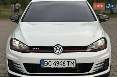Хетчбек Volkswagen Golf 2015 в Дрогобичі