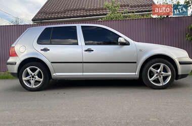 Хетчбек Volkswagen Golf 2002 в 