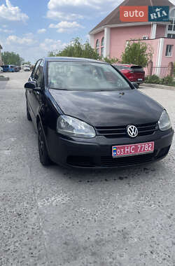 Хэтчбек Volkswagen Golf 2005 в Каменском