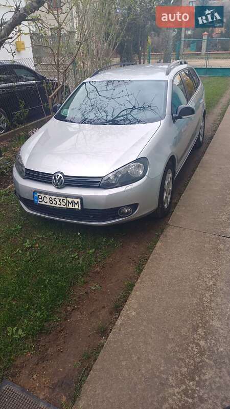 Универсал Volkswagen Golf 2013 в 