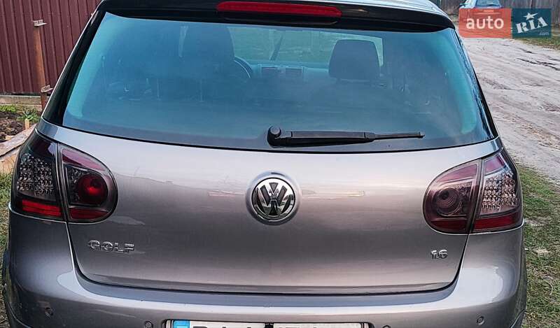 Хэтчбек Volkswagen Golf 2007 в Сновске