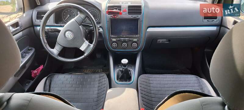 Хэтчбек Volkswagen Golf 2007 в Сновске