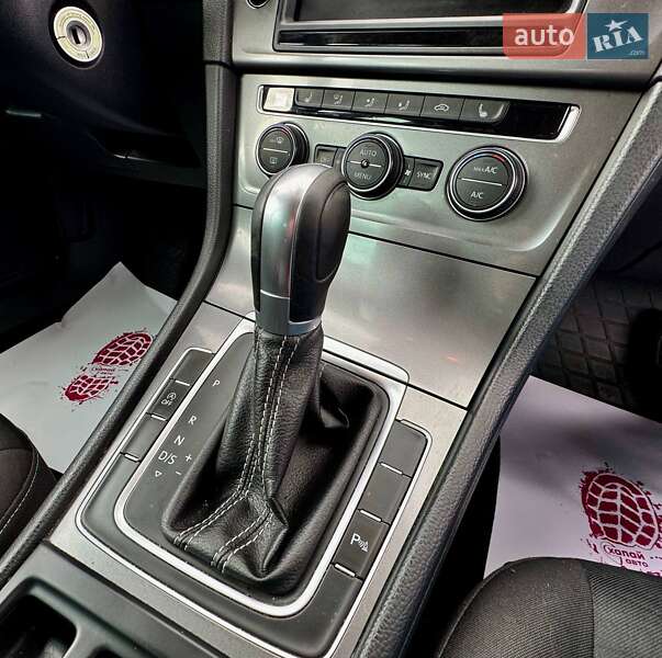 Универсал Volkswagen Golf 2016 в Львове