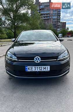 Хетчбек Volkswagen Golf 2016 в 