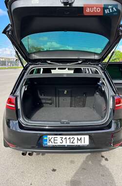 Хетчбек Volkswagen Golf 2016 в 