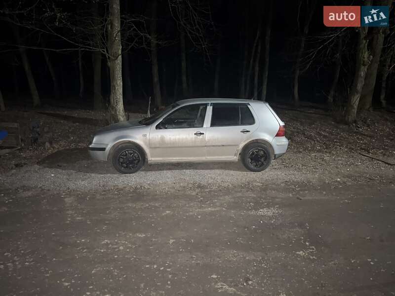 Volkswagen Golf 2003