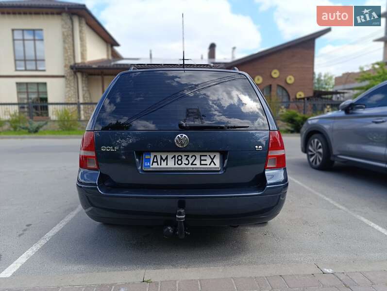 Универсал Volkswagen Golf 2004 в Звягеле