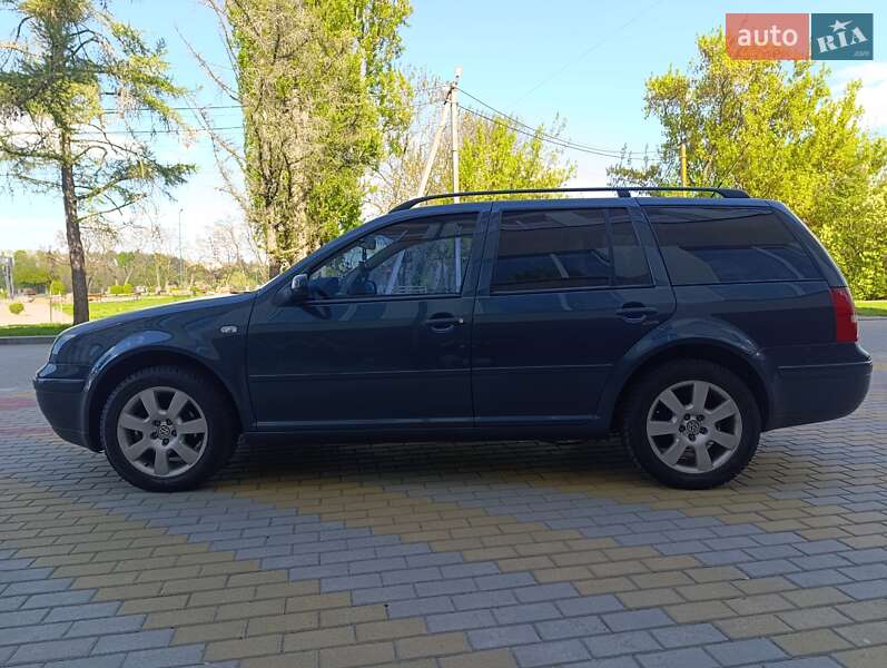 Универсал Volkswagen Golf 2004 в Звягеле