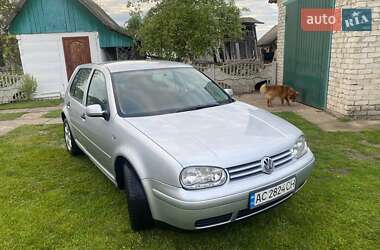 Хетчбек Volkswagen Golf 2002 в Рівному