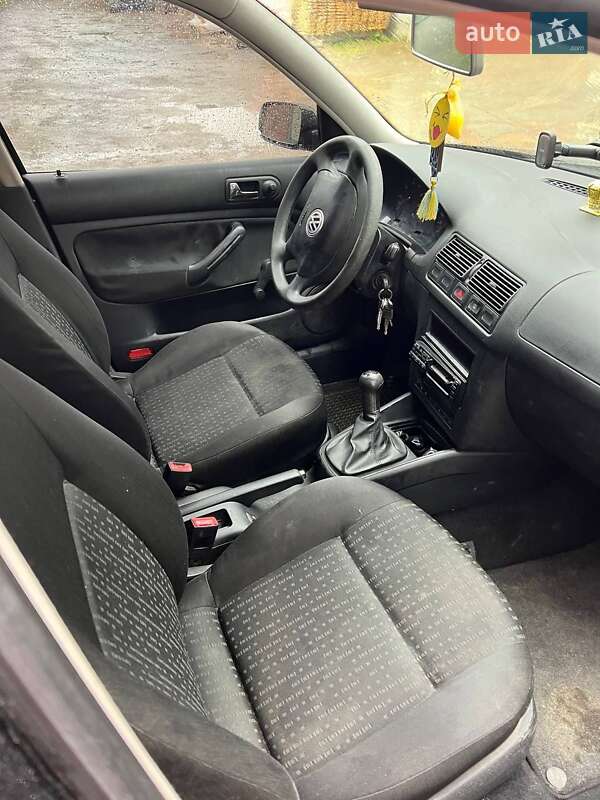 Хетчбек Volkswagen Golf 2002 в Верховині