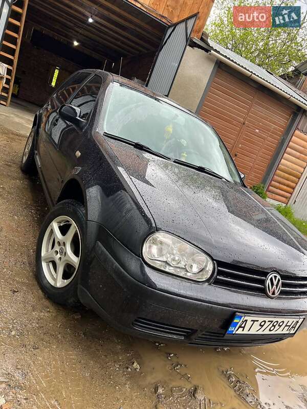 Хетчбек Volkswagen Golf 2002 в Верховині