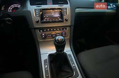 Універсал Volkswagen Golf 2013 в 