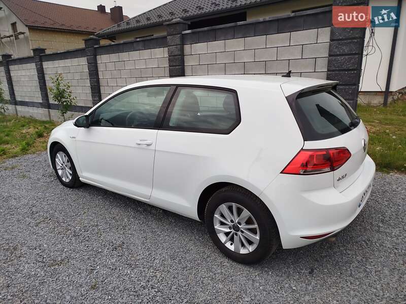 Хетчбек Volkswagen Golf 2014 в Рівному