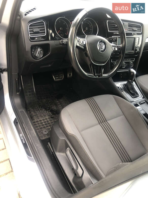 Універсал Volkswagen Golf 2016 в Коломиї