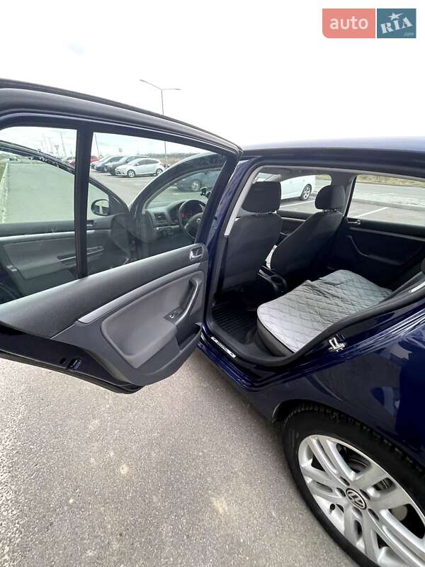 Хетчбек Volkswagen Golf 2006 в Вінниці