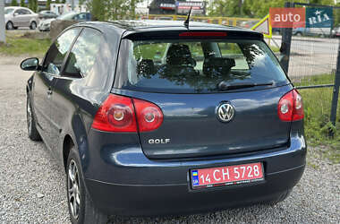 Хэтчбек Volkswagen Golf 2007 в 