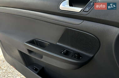 Хэтчбек Volkswagen Golf 2007 в 