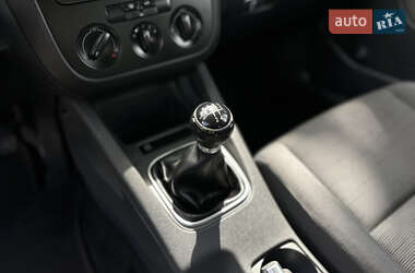 Хэтчбек Volkswagen Golf 2007 в 