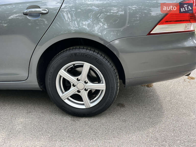 Универсал Volkswagen Golf 2011 в Буче