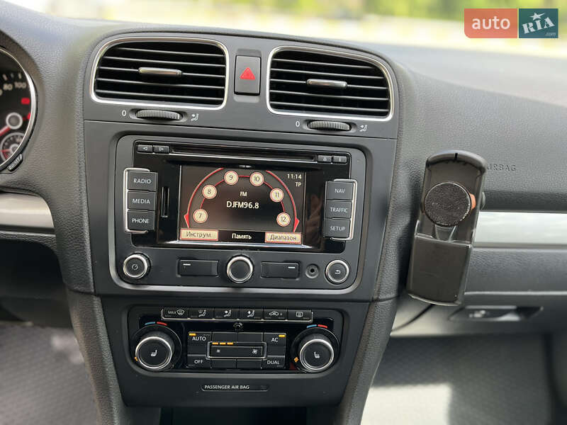 Универсал Volkswagen Golf 2011 в Буче