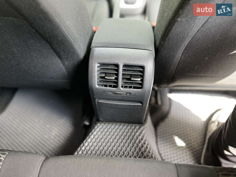 Универсал Volkswagen Golf 2011 в Буче