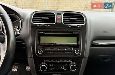Хетчбек Volkswagen Golf 2010 в 