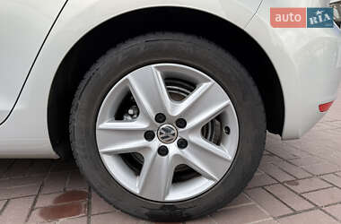 Хетчбек Volkswagen Golf 2010 в 