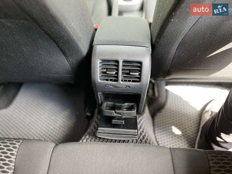 Универсал Volkswagen Golf 2011 в Буче