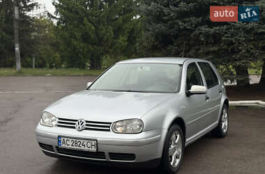 Хетчбек Volkswagen Golf 2002 в Рівному