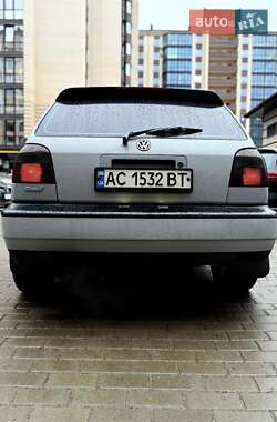 Хэтчбек Volkswagen Golf 1996 в 