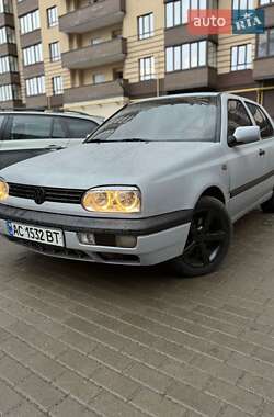 Хетчбек Volkswagen Golf 1996 в Луцьку