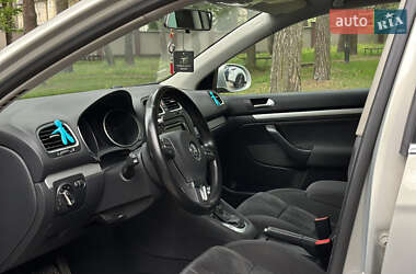 Универсал Volkswagen Golf 2010 в 