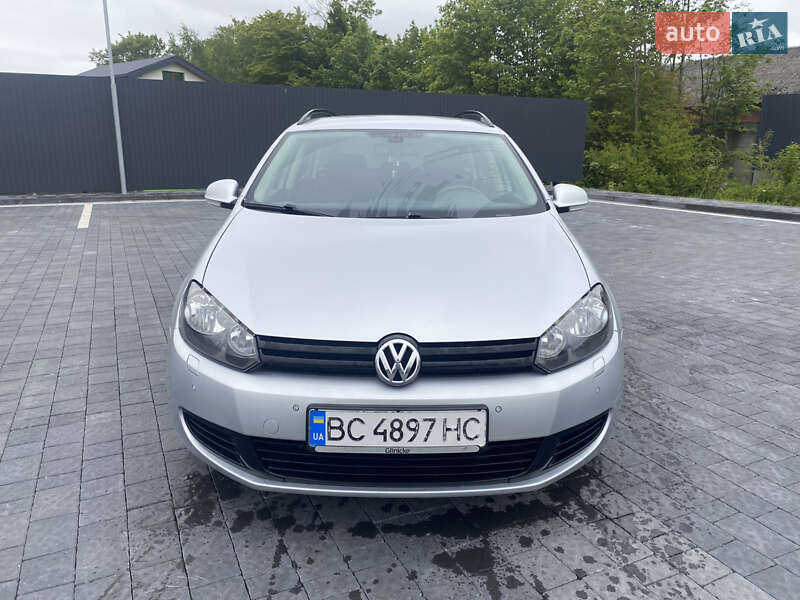 Универсал Volkswagen Golf 2013 в 