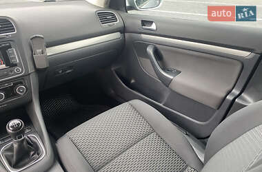Универсал Volkswagen Golf 2013 в 