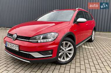 Універсал Volkswagen Golf 2019 в Києві