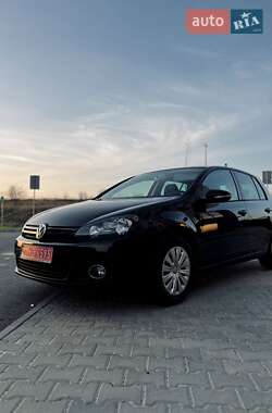 Хэтчбек Volkswagen Golf 2009 в Ровно