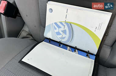 Хэтчбек Volkswagen Golf 2004 в 