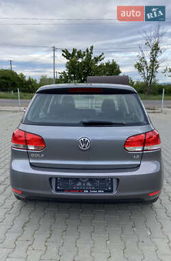 Хэтчбек Volkswagen Golf 2009 в 