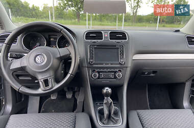 Хэтчбек Volkswagen Golf 2009 в 