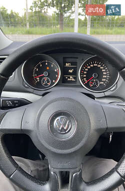 Хэтчбек Volkswagen Golf 2009 в 