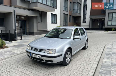 Хэтчбек Volkswagen Golf 2003 в Львове